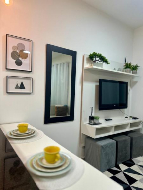 Studio Duo Jk White